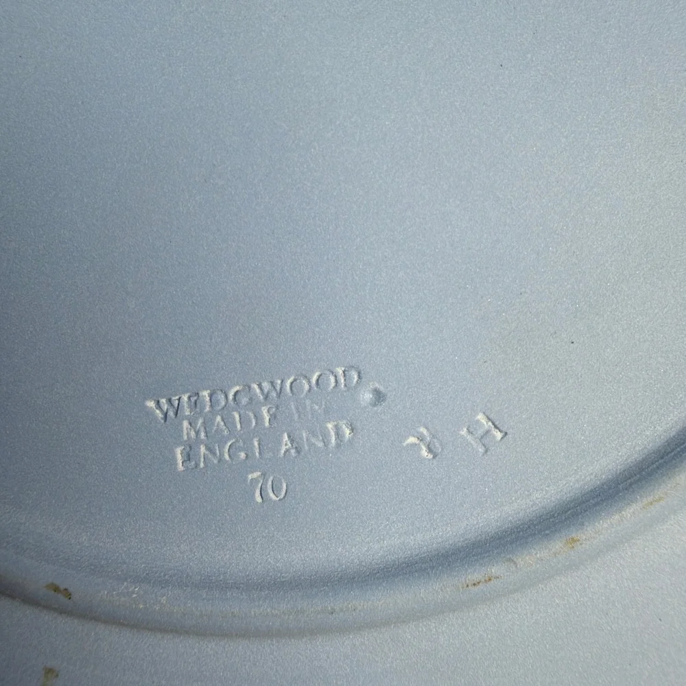 Wedgwood Jasperware Christmas Plates 1970 Trafalgar Square 1972 St Pauls Blue